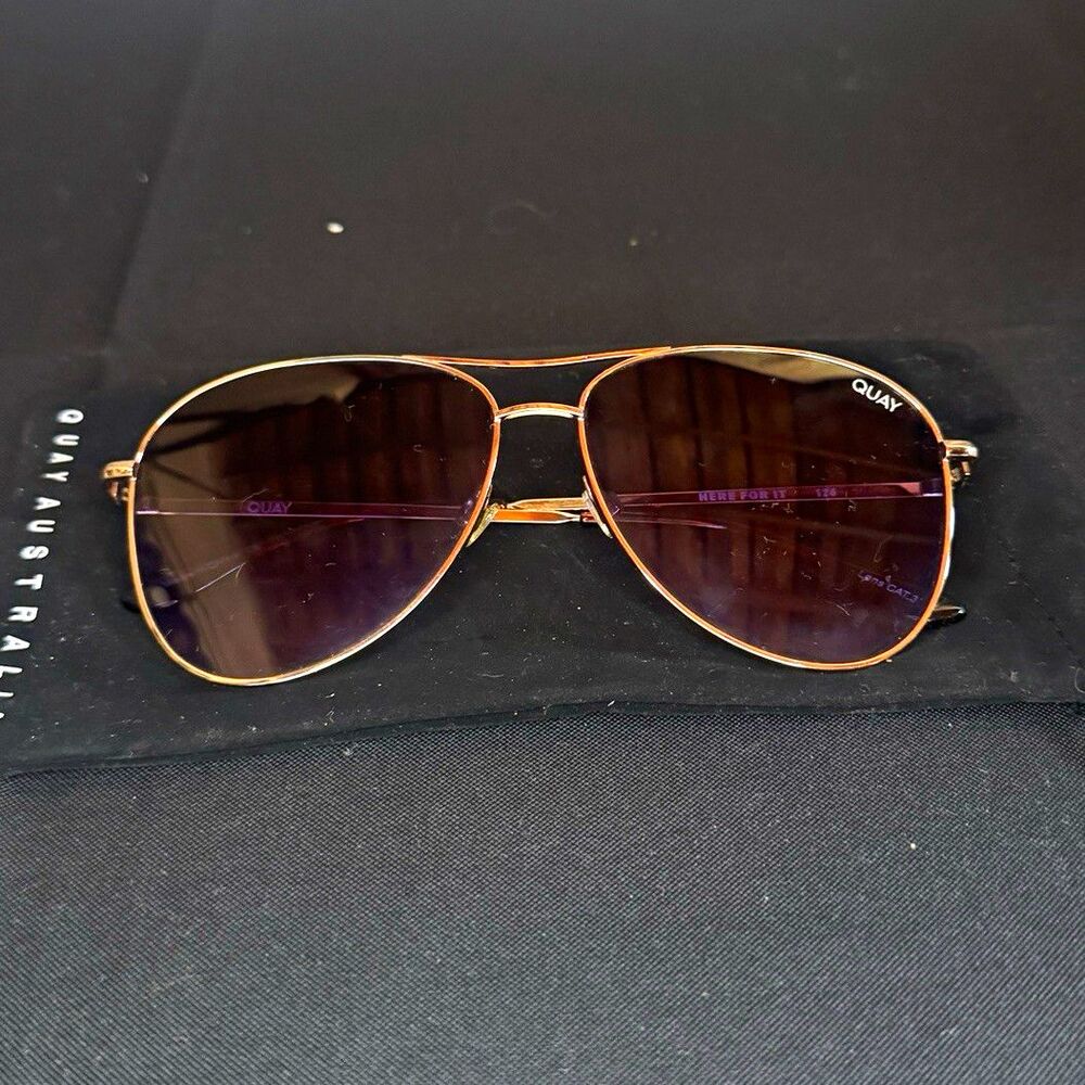 QUAY High Key Aviator Sunglasses Gold Metal Frame Purple Tinted Lenses
